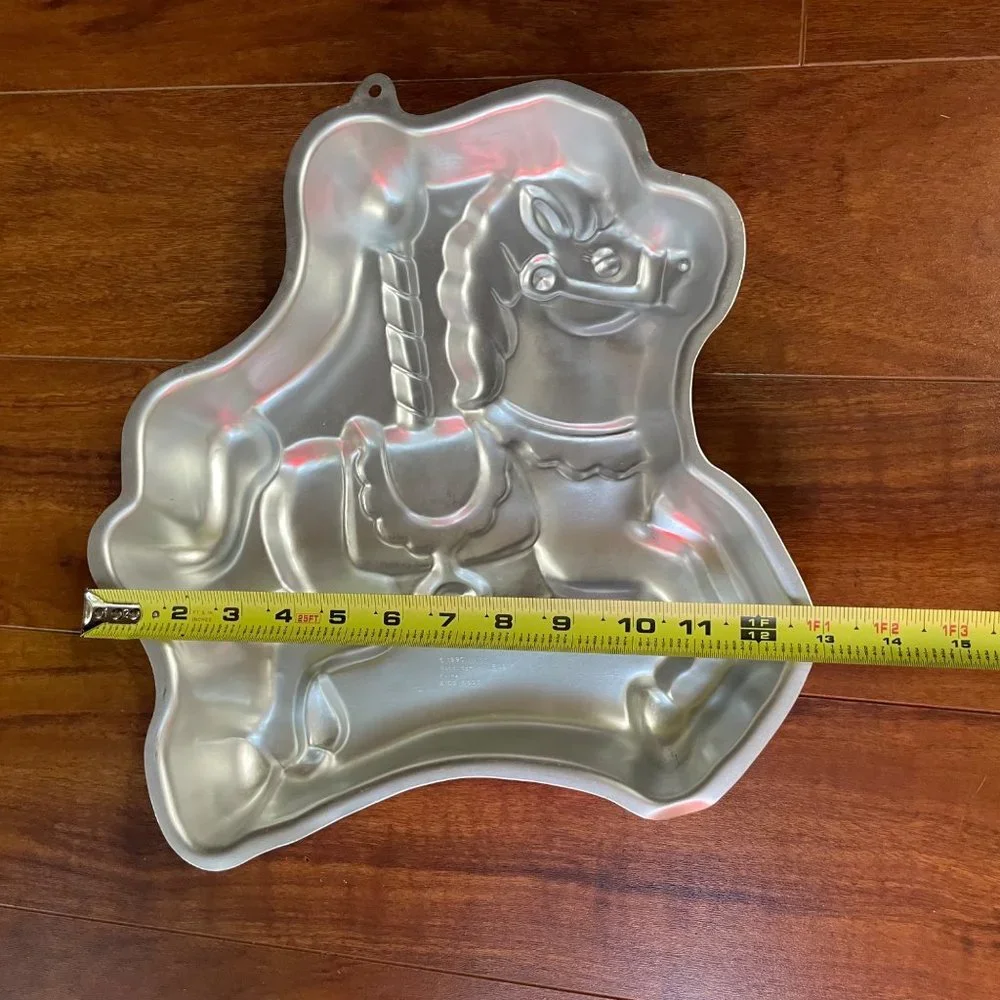 New Vintage 1990 Wilton Carousel Horse Cake Pan Mold